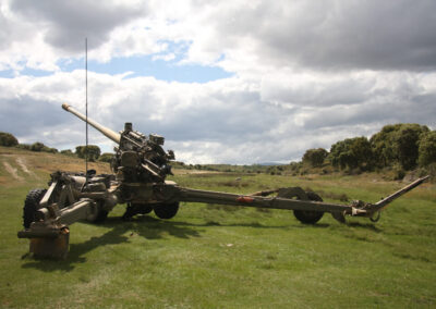 Spanish howitzer called SIAC equipped with high mobility solutions in a field