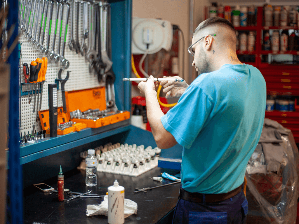 A working man committed to accomplishing the values of the defence industry's partners